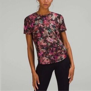 Lululemon Stencil Blossom Red Multi Running Training Tee Size 16 Relaxed Fit